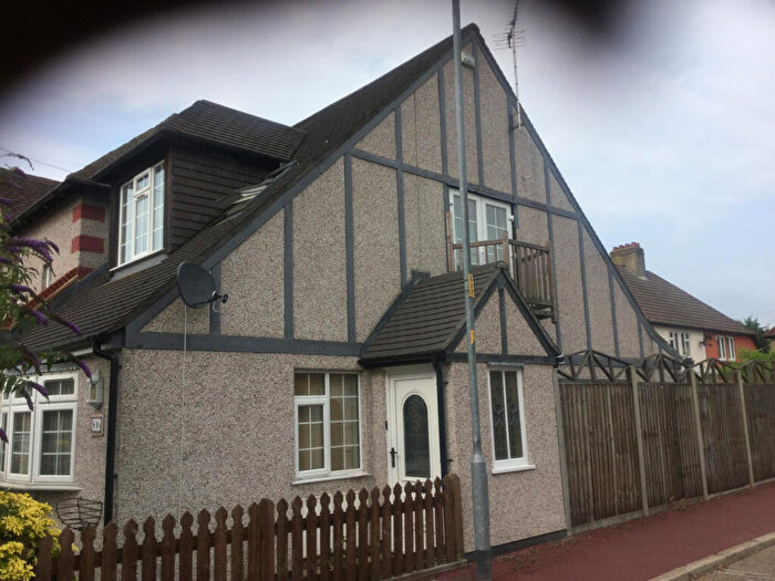 2 Bedroom Detached House To Rent In Chadwell Heath, RM6