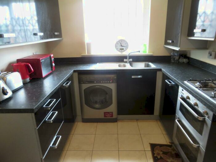 4 Bedroom House To Rent In Bainbridge Road, Smethwick, B66