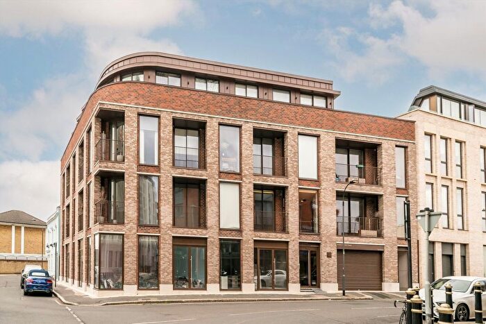 1 Bedroom Flat To Rent In Edith Row, London, SW6