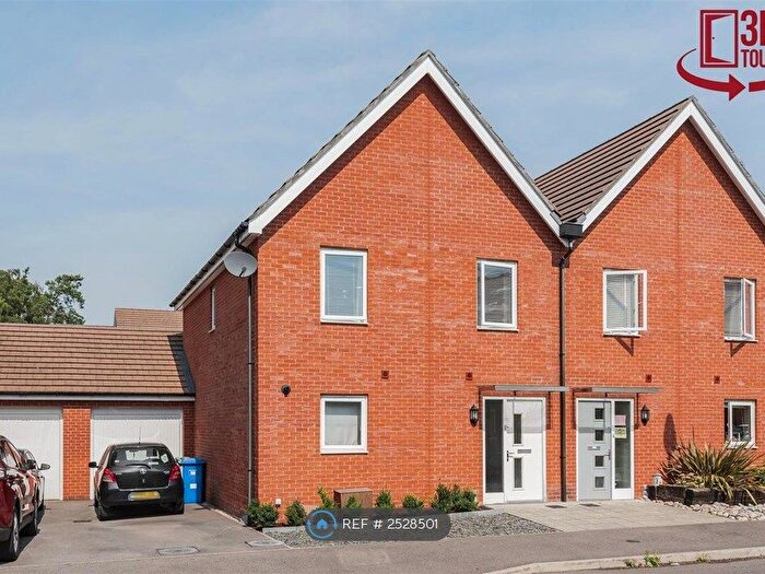 3 Bedroom Semi-Detached House To Rent In Jaguar Lane, Bracknell, RG12