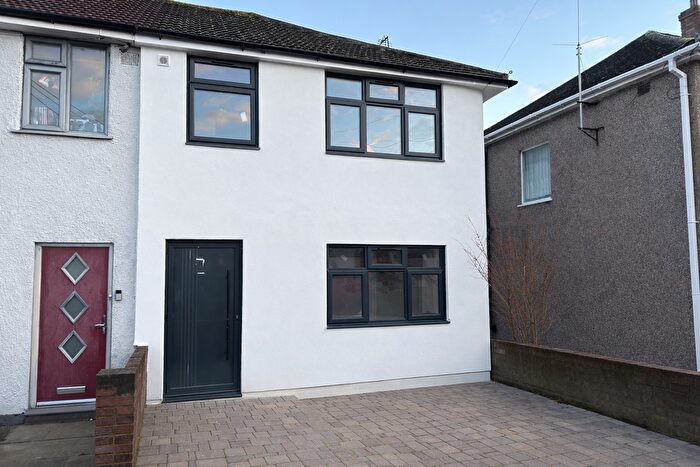 4 Bedroom Semi Detached House To Rent In Raleigh Avenue, Hayes, UB4