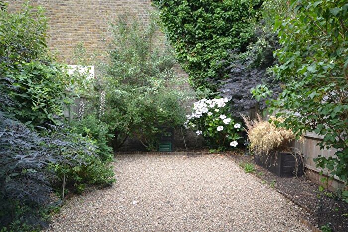 2 Bedroom Flat To Rent In Hartland Road, London, NW6