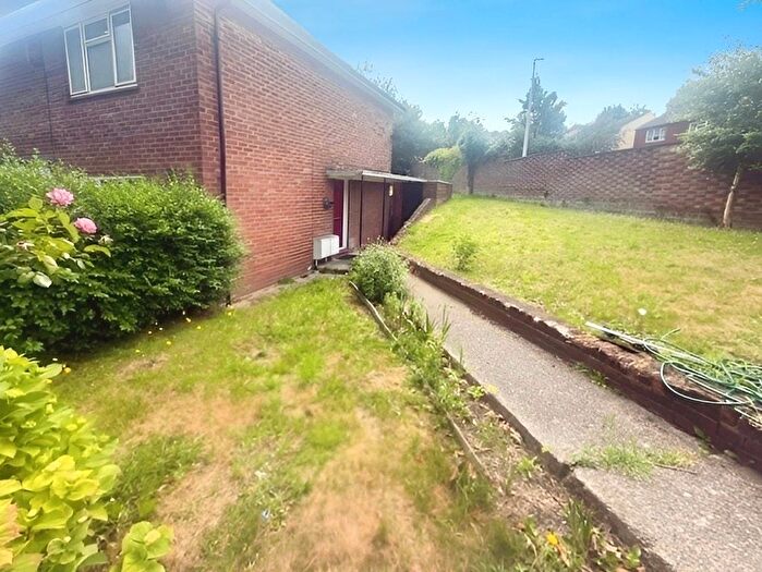 2 Bedroom Maisonette To Rent In Medway Road, Gillingham, Kent, ME7