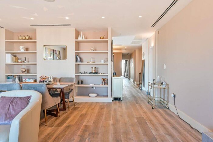 2 Bedroom Flat To Rent In Belgrave Court, Canary Riverside, Canary Wharf, London, E14