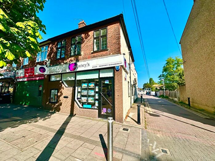 2 Bedroom Flat To Rent In Station Road, Harold Wood, RM3