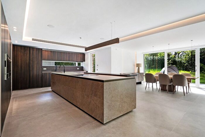 5 Bedroom Detached House To Rent In Waterbank Place, Prestbury, Macclesfield, Cheshire, SK10
