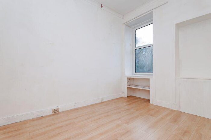 1 Bedroom Flat For Sale In Springhill Gardens, Shawlands, G41
