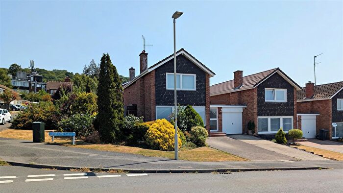 3 Bedroom Link Detached House For Sale In Firwood Drive, Tuffley, Gloucester, GL4