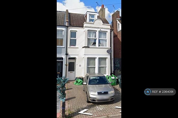 2 Bedroom Flat To Rent In Hayes Road, Clacton-On-Sea, CO15
