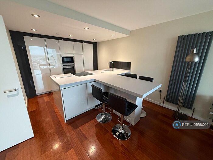 2 Bedroom Flat To Rent In Deansgate, Manchester, M3