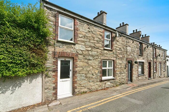 3 Bedroom End Of Terrace House For Sale In Park Terrace, Amlwch, LL68