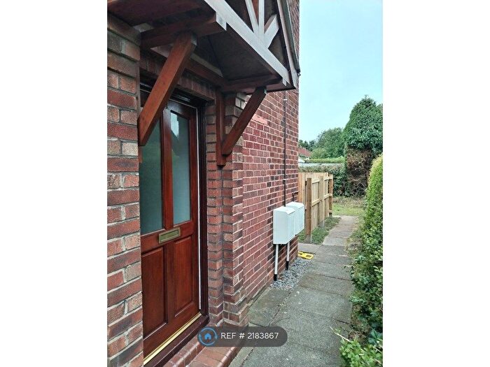 2 Bedroom Maisonette To Rent In Marshfield Avenue, Crewe, CW2