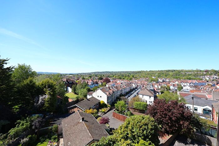 2 Bedroom Flat For Sale In Westbury Hill, Westbury-On-Trym, Bristol, BS9