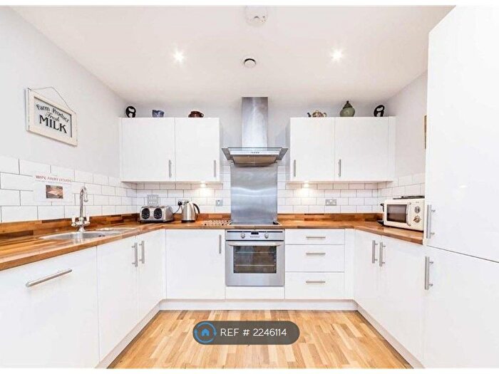 2 Bedroom Flat To Rent In Sun Passage, London, SE16