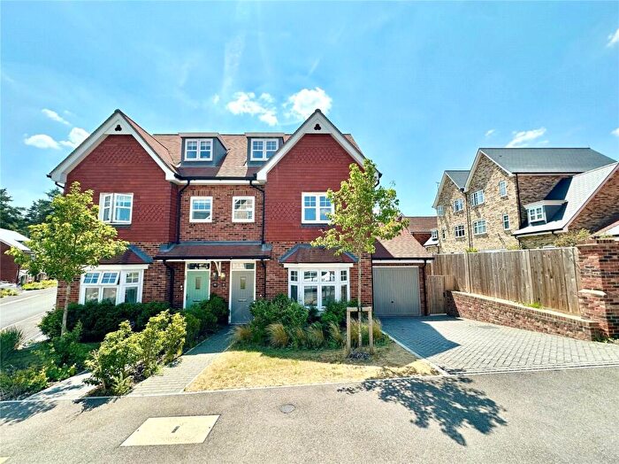 4 Bedroom Semi Detached House To Rent In The Fairway, Fleet, Hampshire, GU51