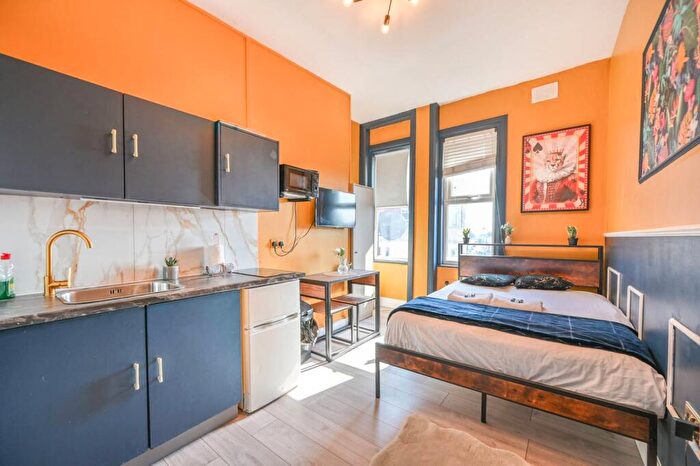 Studio To Rent In Park Parade, Harlesden, London, NW10