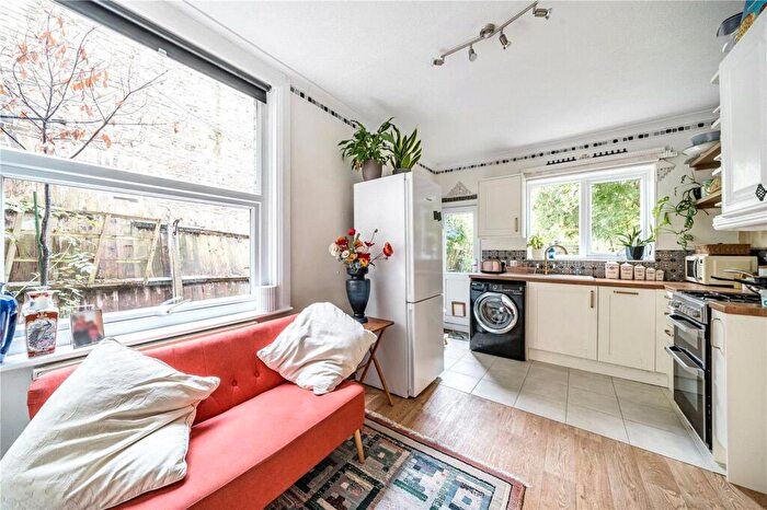 1 Bedroom Flat To Rent In Shelbourne Road, Tottenham, London, N17