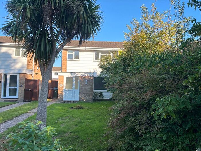 3 Bedroom Semi-Detached House To Rent In The Haven, Littlehampton, West Sussex, BN17