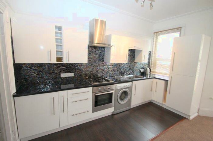 2 Bedroom Flat To Rent In Craven Avenue, Plymouth, PL4