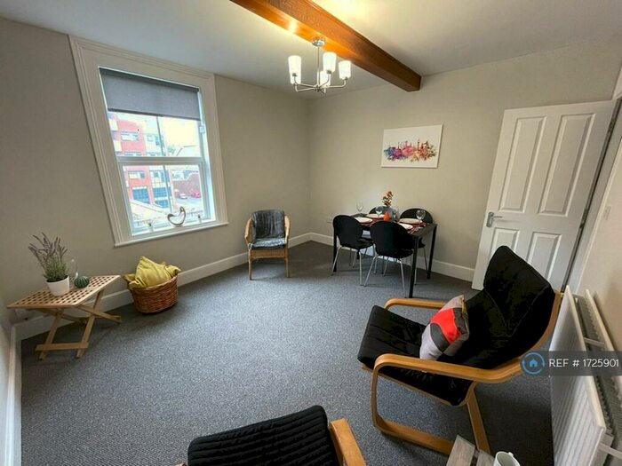 2 Bedroom Flat To Rent In Howard Street, Reading, RG1