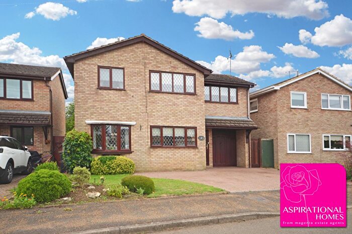 4 Bedroom Detached House For Sale In Meadow Close, Ringstead, Northamptonshire, NN14