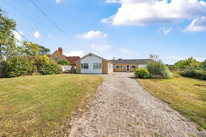4 Bedroom Detached Bungalow For Sale In Marsh Gibbon, Buckinghamshire, OX27
