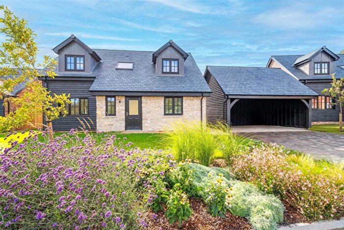 4 Bedroom Chalet For Sale In Niton Fields, PO38