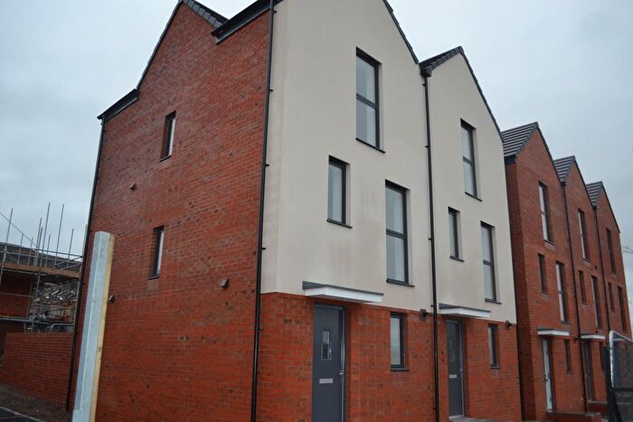 3 Bedroom Town House To Rent In Langdon Road, Swansea, SA1