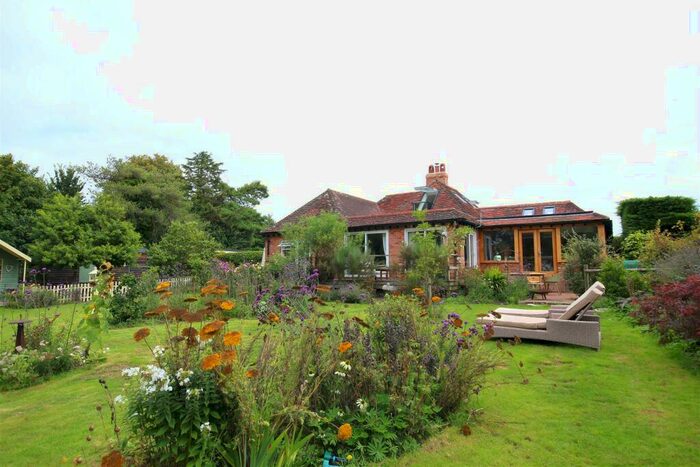 3 Bedroom Detached House To Rent In Angel Lane, New Milton, BH25