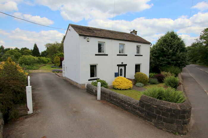 3 Bedroom Detached House For Sale In Cawthorne Basin, Cawthorne, S75