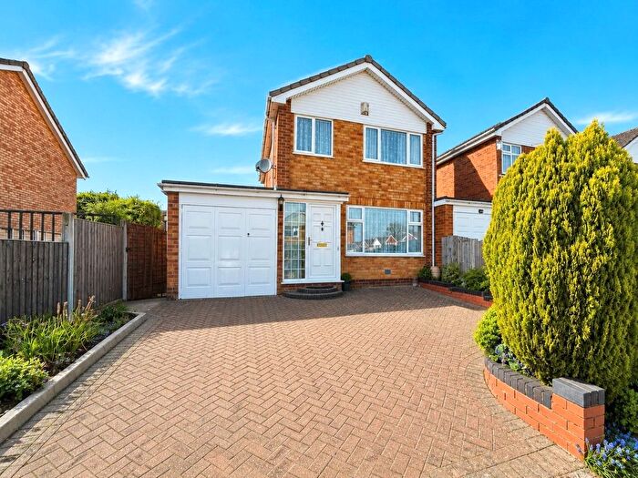 3 Bedroom Link Detached House For Sale In Oakwood Road, Hollywood, B47