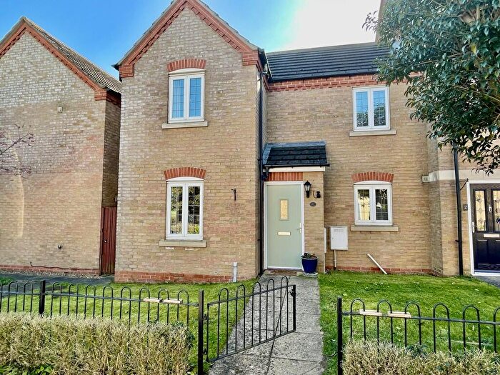 3 Bedroom Semi Detached House For Sale In Fen Field Mews, Deeping St James, PE6