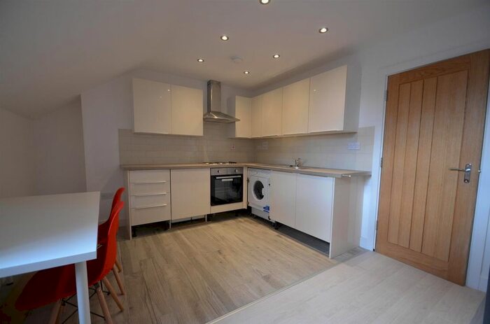 2 Bedroom Flat To Rent In London Road, Leicester, LE2