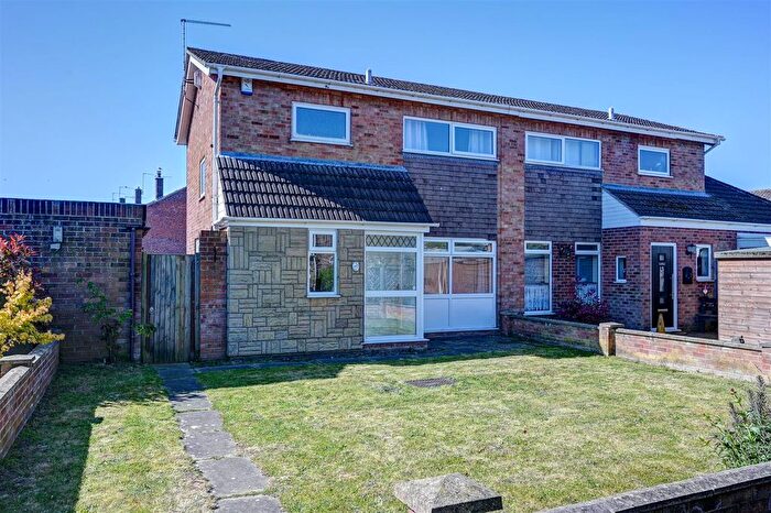 3 Bedroom Semi-Detached House For Sale In Heather Gardens, Belton, Great Yarmouth, NR31