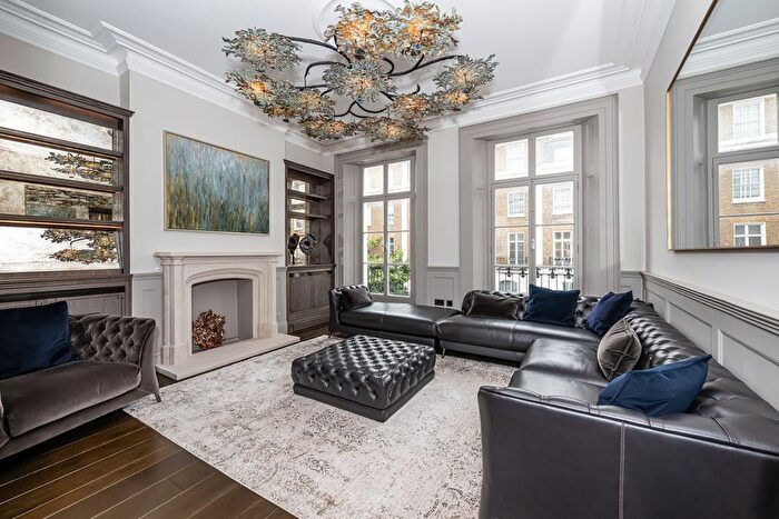 4 Bedroom Town House To Rent In Sydney Street, London, SW3