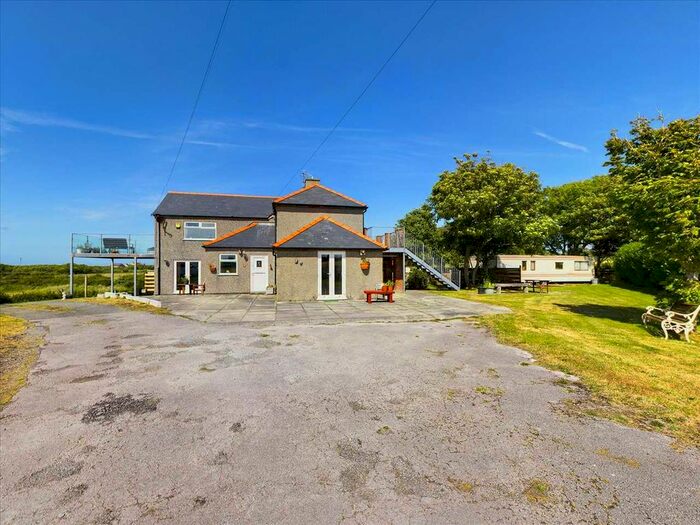 4 Bedroom Detached House For Sale In New Inn Farm, Valley, Isle Of Anglesey, LL65