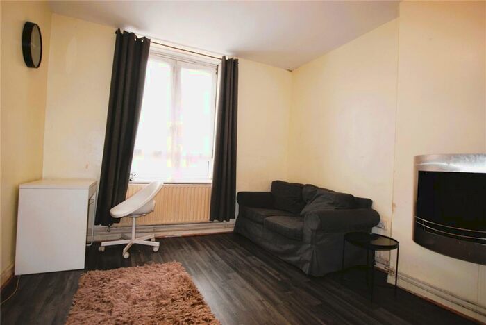1 Bedroom Apartment To Rent In Kinglake Street, Walworth, SE17