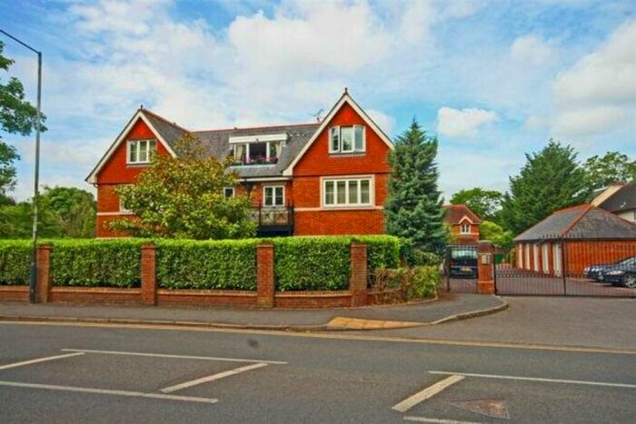 2 Bedroom Flat To Rent In Horsham Reach, Maidenhead, Berkshire, SL6