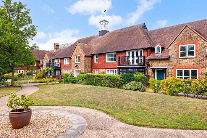 3 Bedroom Flat For Sale In Bluecoat Pond, Horsham, RH13