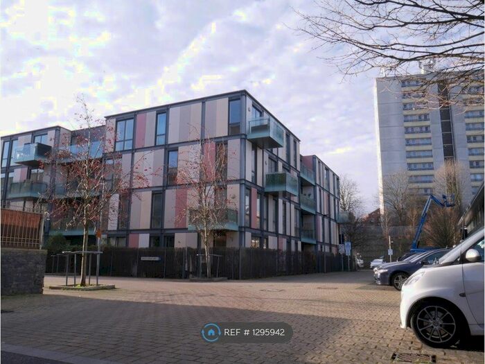 2 Bedroom Flat To Rent In Repton House, London E4