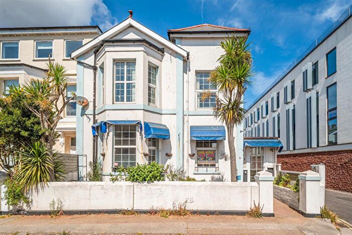 9 Bedroom Property For Sale In Beach Road, Paignton, TQ4