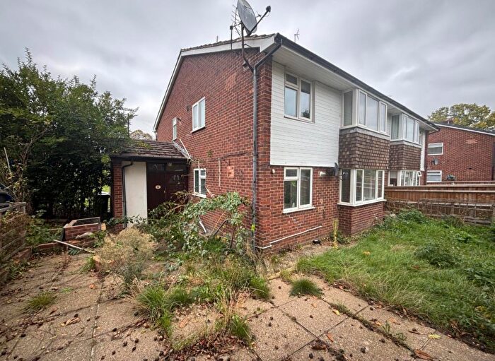 2 Bedroom Maisonette For Sale In Maidenhead, Berkshire, SL6