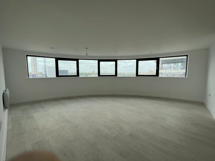 2 Bedroom Flat To Rent In Furness Quay, Salford, Manchester, M50