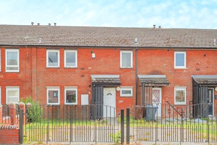 2 Bedroom Flat To Rent In Kirkstall Road, Barnsley, South Yorkshire, S71