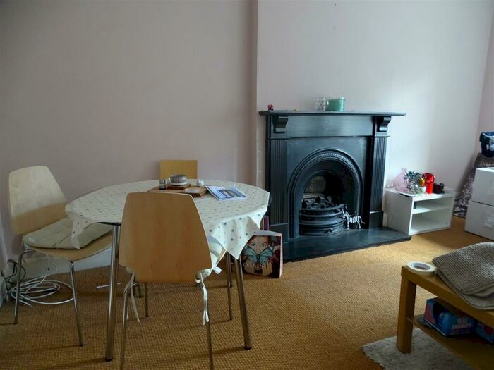2 Bedroom Flat To Rent In Waverly Rd - StFFRedlandBristol, BS6