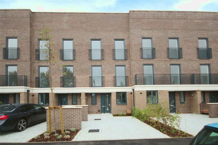 3 Bedroom Terraced House To Rent In Bridgend Crescent, Rainham, RM13