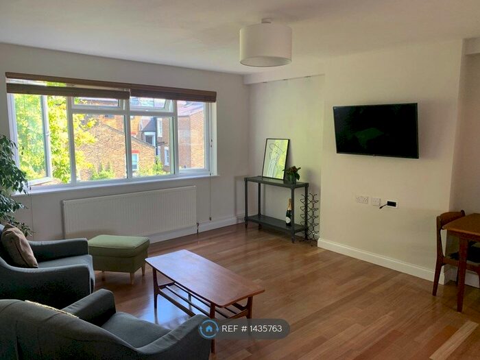 3 Bedroom Flat To Rent In Burnfoot Avenue, London, SW6