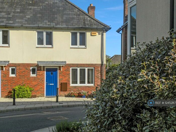 3 Bedroom Semi-Detached House To Rent In Londesborough Place, Lymington, SO41