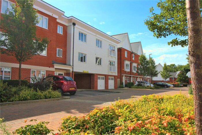 2 Bedroom Flat To Rent In Chenille Drive, High Wycombe HP11