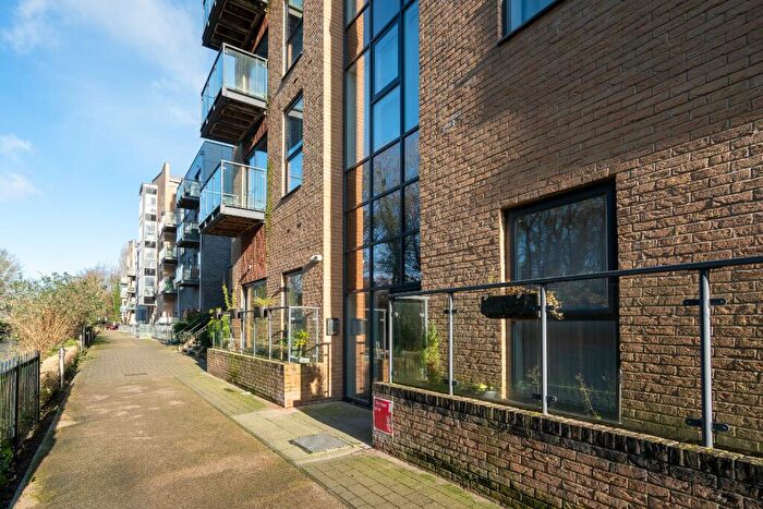 2 Bedroom Apartment To Rent In The Embankment, Nash Mills Wharf, Hemel Hempstead, Hertfordshire, HP3